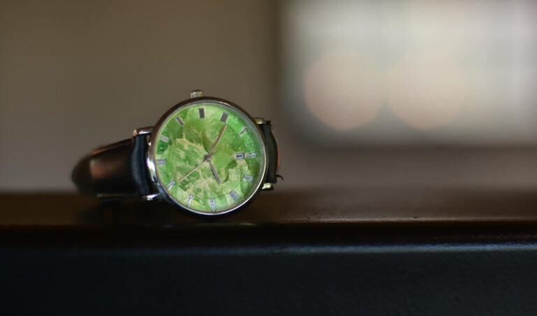 Na jakie szkło w zegarku męskim Seiko warto się zdecydować?